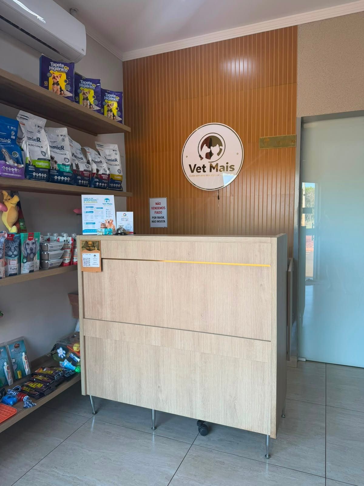Recepção e loja pet da Vet Mais Três Fronteiras